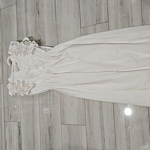 White sleeveless dress